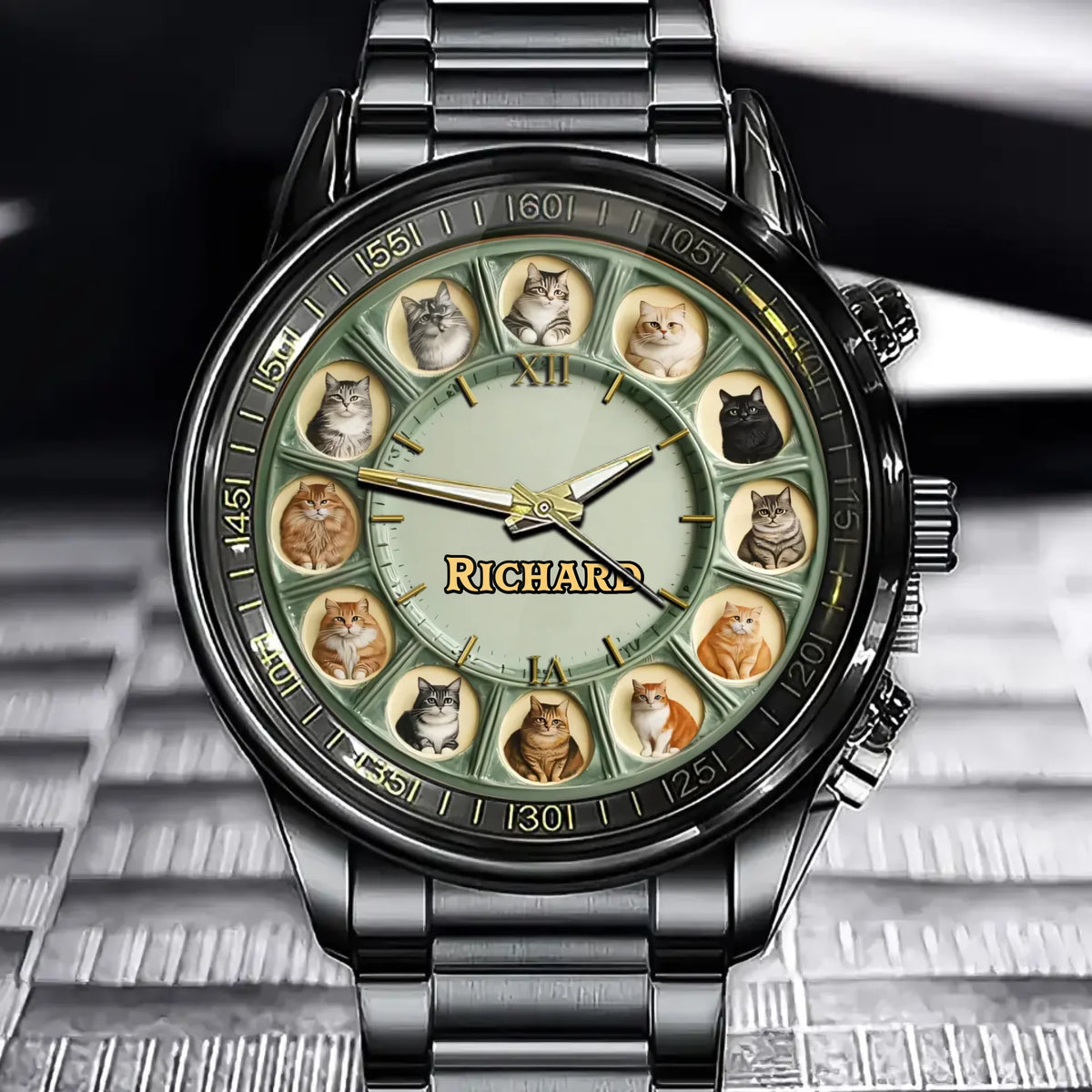 Personalized Watch with Random Cute Cats - Perfect Gift for Cat Enthusiasts
